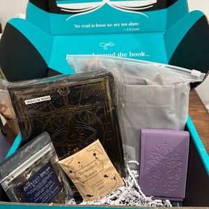 Owlcrate Fairyloot misc. goodies box
